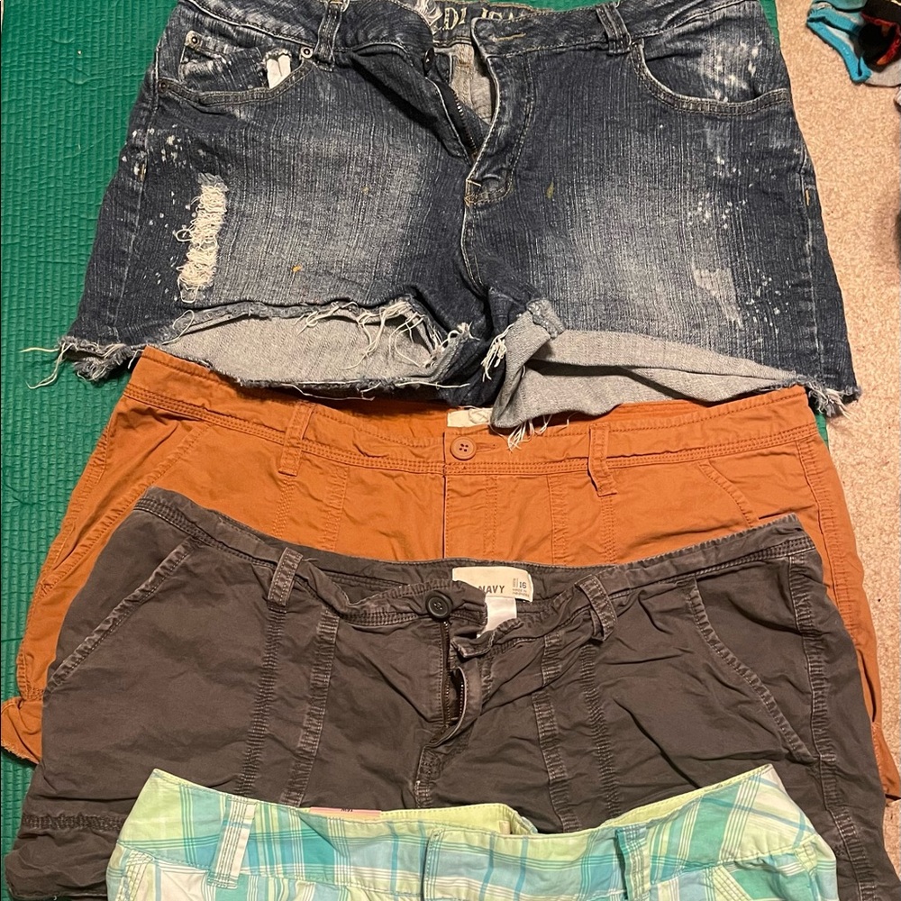 Five pairs of womens size 16 shorts, denim and colors